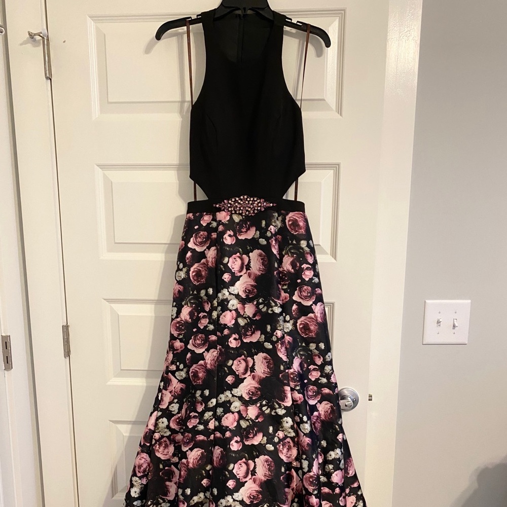 NWOT Mermaid and cut out gown/prom dress